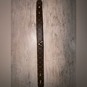 Authentic Louis Vuitton Essential V Bracelet